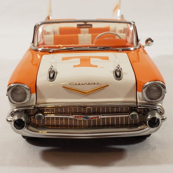 Danbury Mint UT 1957 Chevy Bel Air - Picture 6 of 8